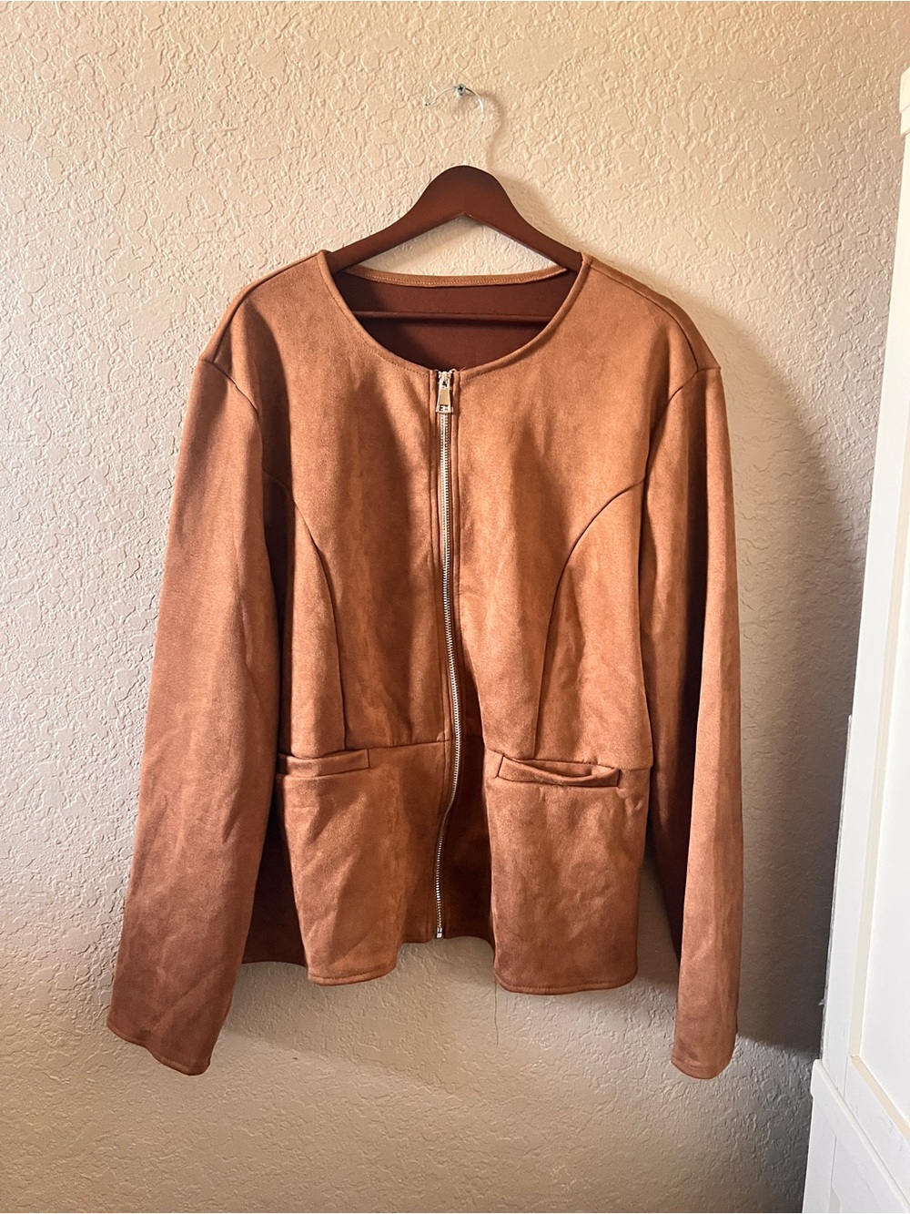 Charm Qi Sang Women's Suede-Look Zip Front Jacket - Tan XL